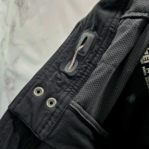 REI Co Op Pants Women 14 Black Screeline Hiking Nylon UPF Convertible Capri - Picture 11 of 15